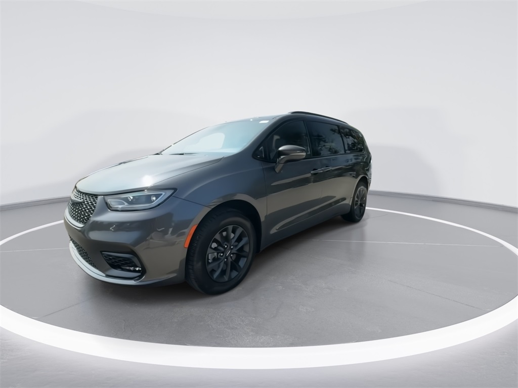 2022 Chrysler Pacifica Touring L 4