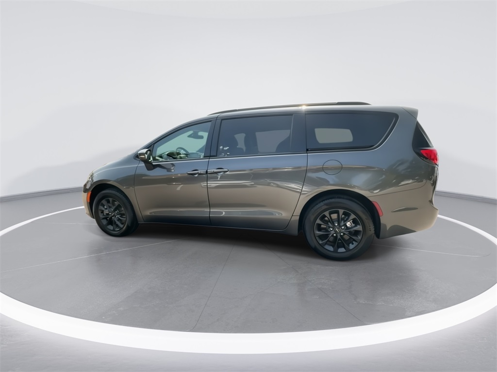 2022 Chrysler Pacifica Touring L 6