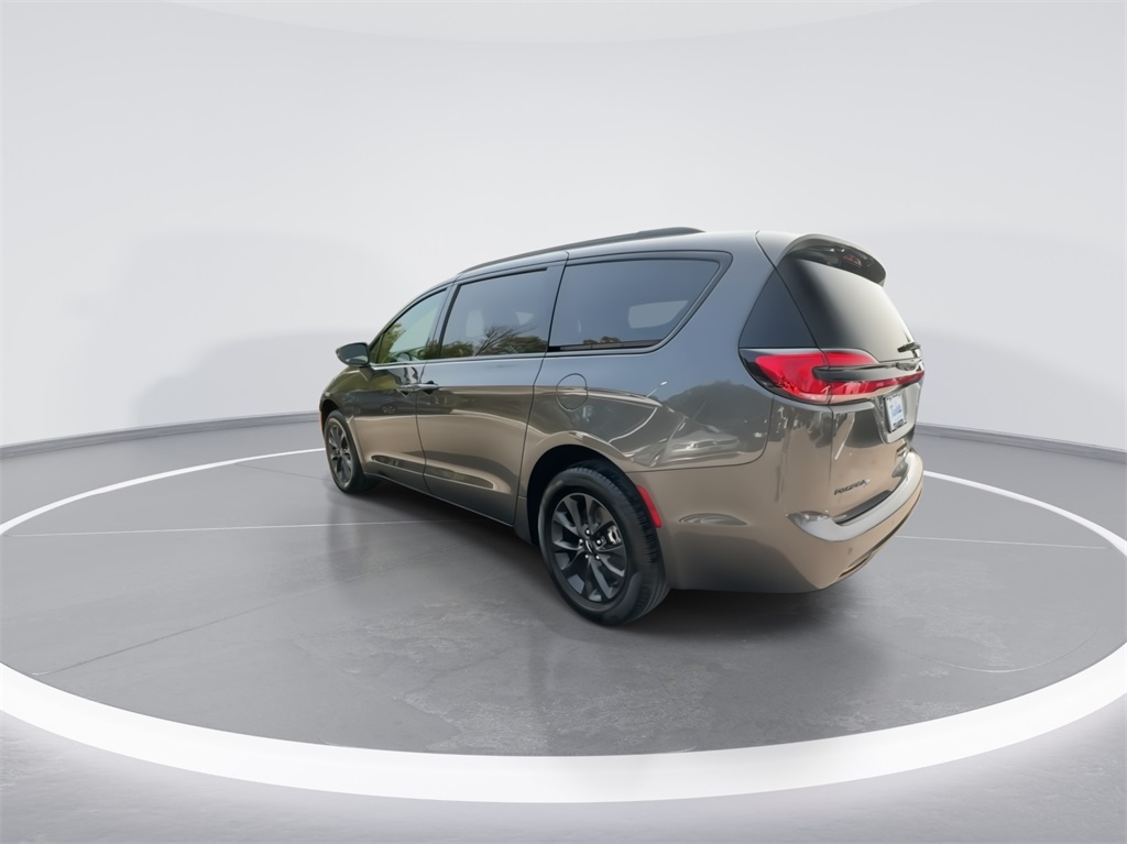 2022 Chrysler Pacifica Touring L 7