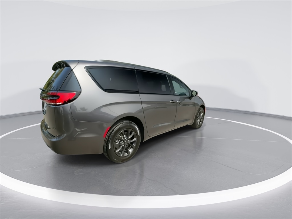 2022 Chrysler Pacifica Touring L 10