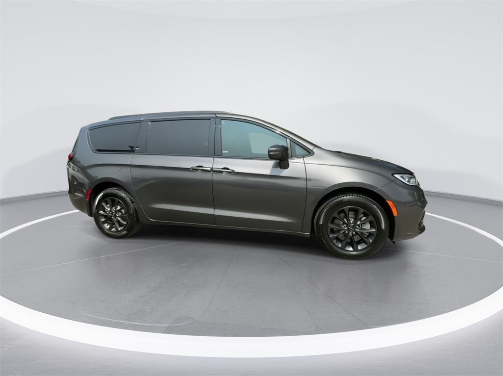 2022 Chrysler Pacifica Touring L 12