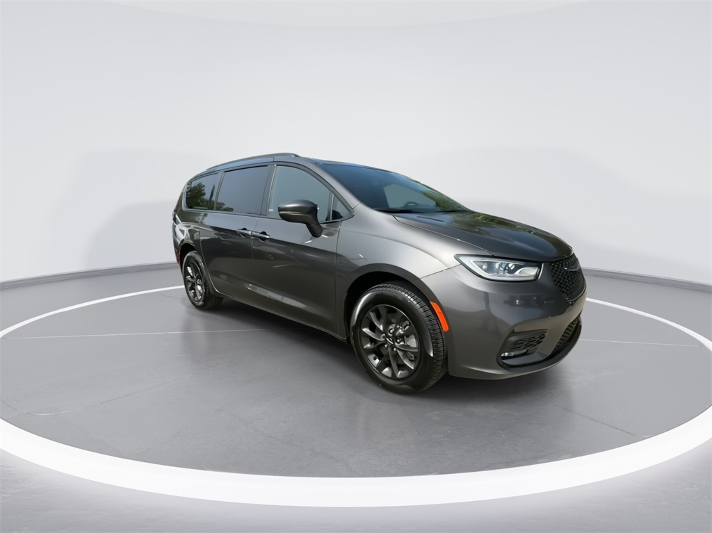 2022 Chrysler Pacifica Touring L 13