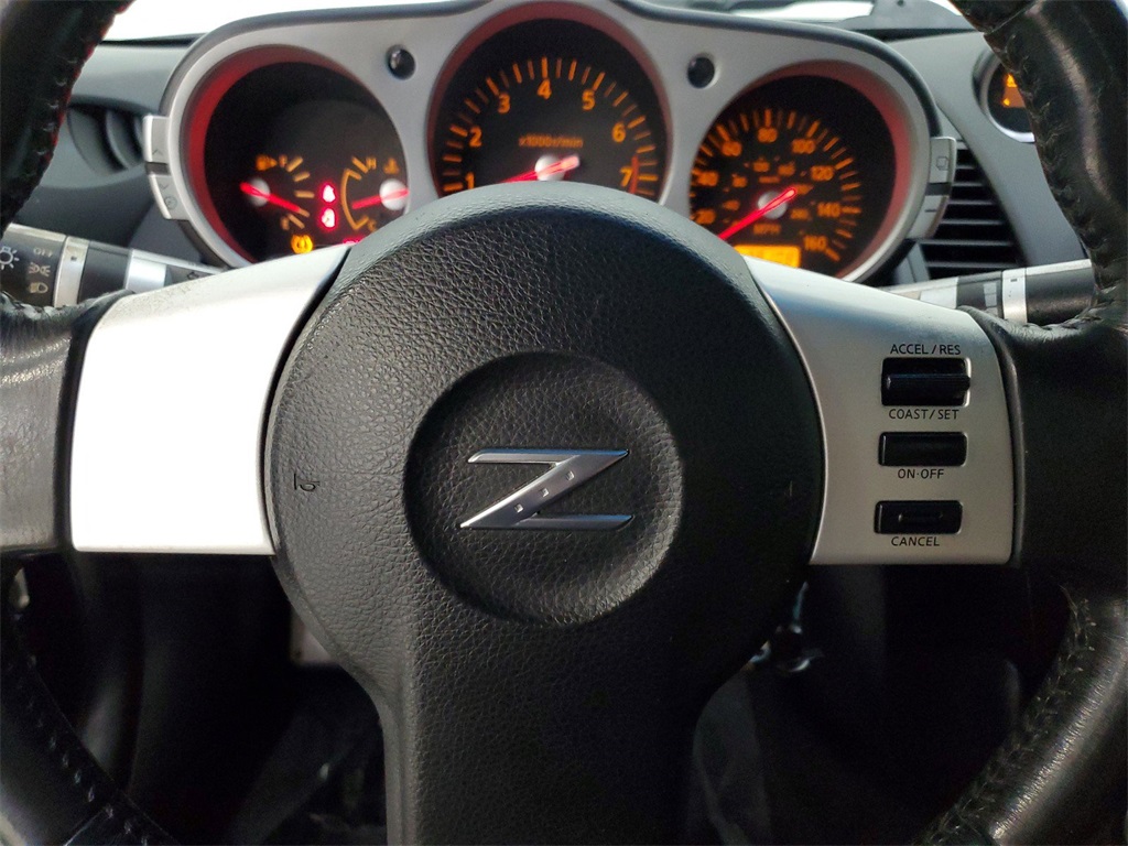2005 Nissan 350Z Grand Touring 9