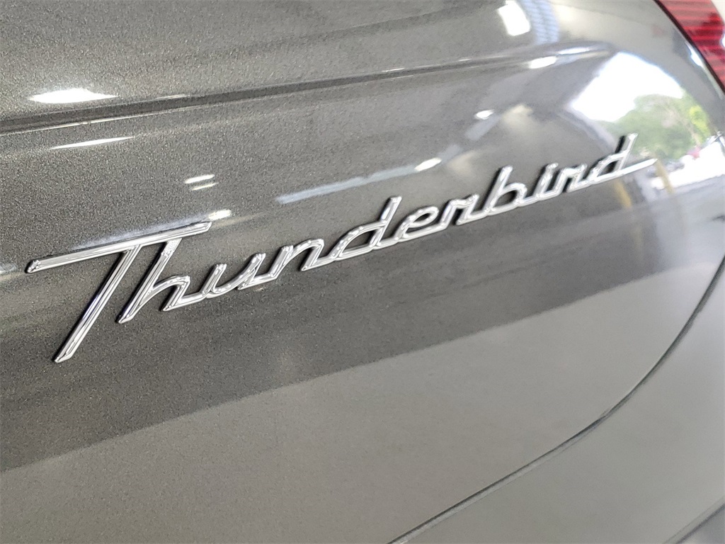 2003 Ford Thunderbird Base 31