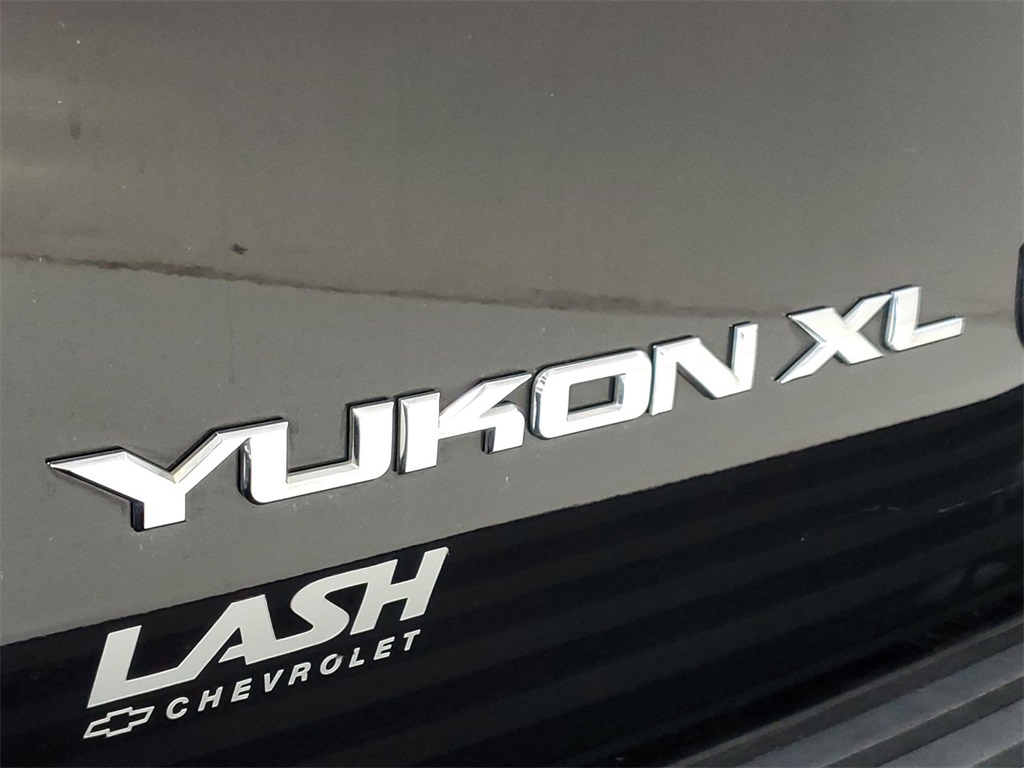 2013 GMC Yukon XL Denali 34