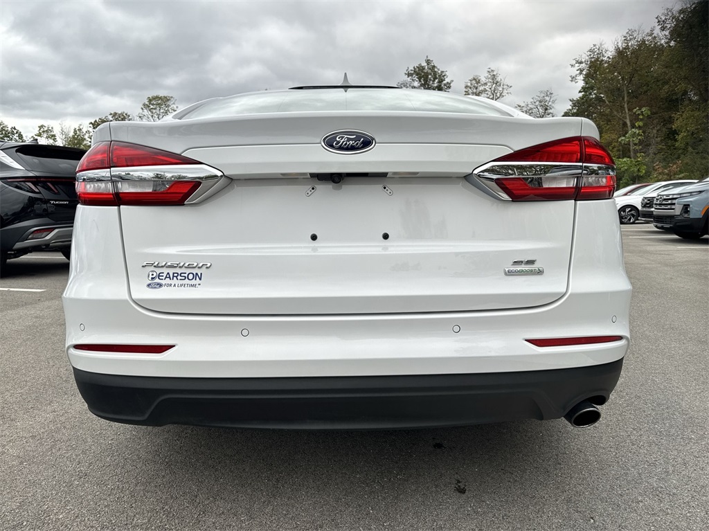 2020 Ford Fusion SE 14