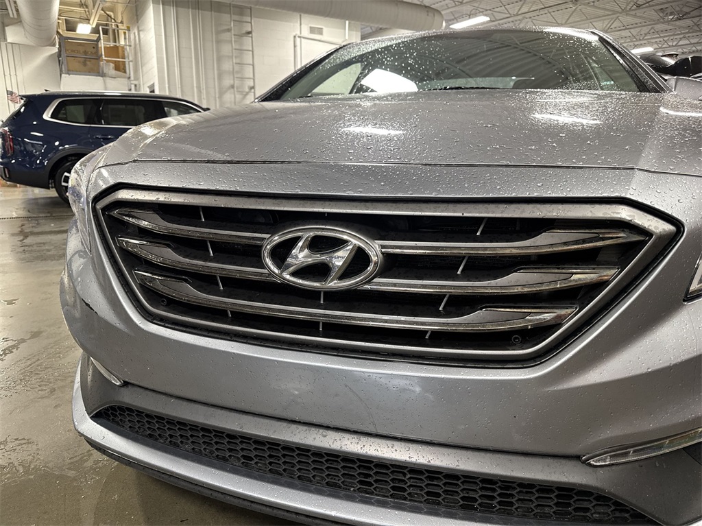 2016 Hyundai Sonata Base 14