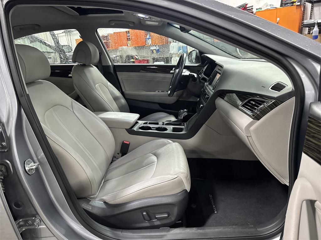 2016 Hyundai Sonata Base 35