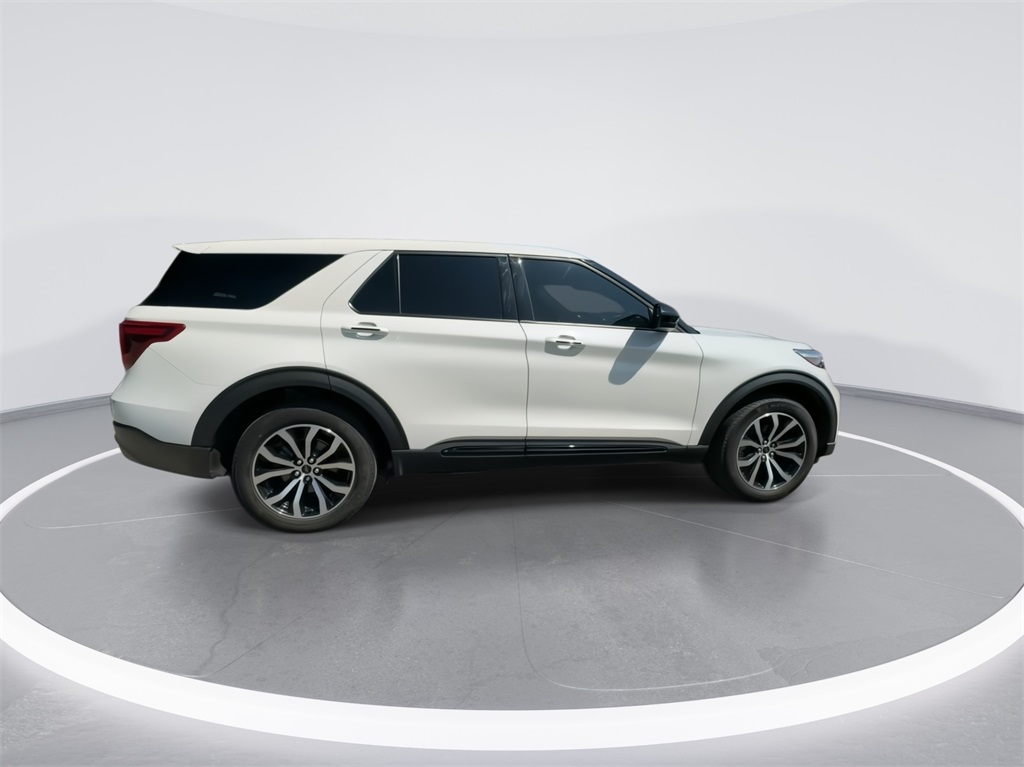 2022 Ford Explorer ST 13