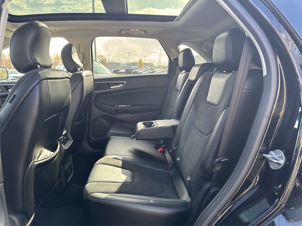 2016 Ford Edge Sport 31