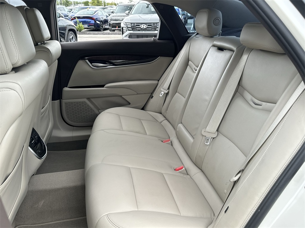 2014 Cadillac XTS Luxury 32