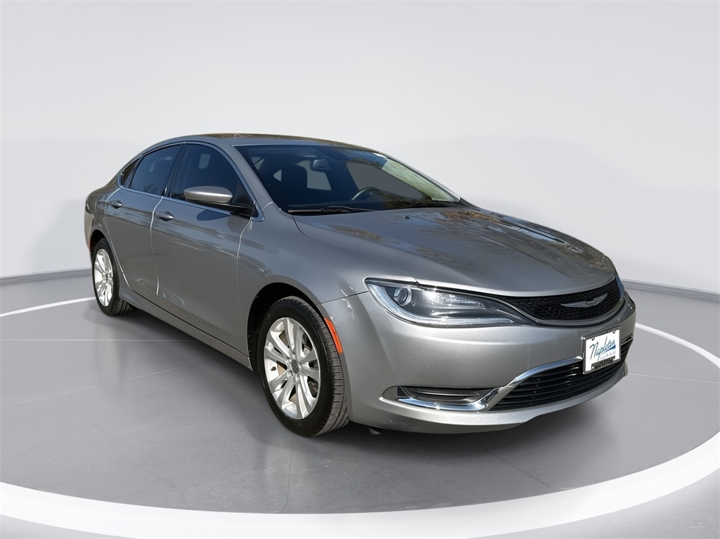 2017 Chrysler 200 Limited 1