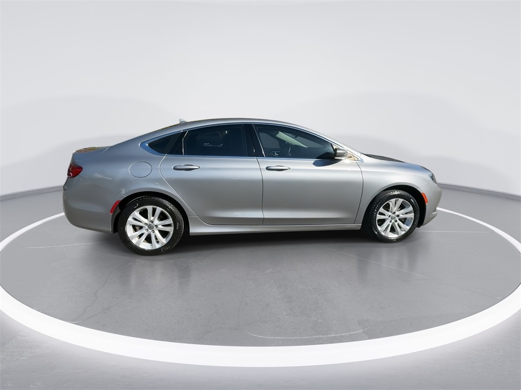 2017 Chrysler 200 Limited 12