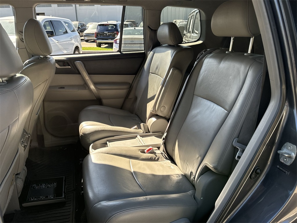 2013 Toyota Highlander Base Plus V6 29