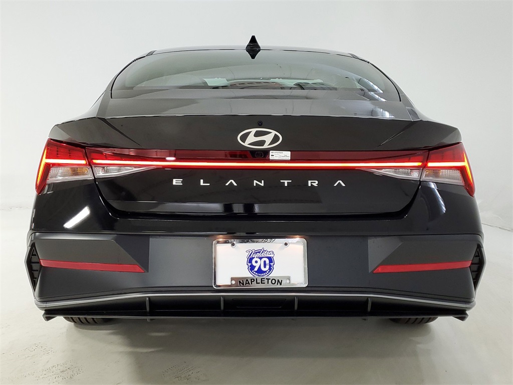 2024 Hyundai Elantra SEL 5