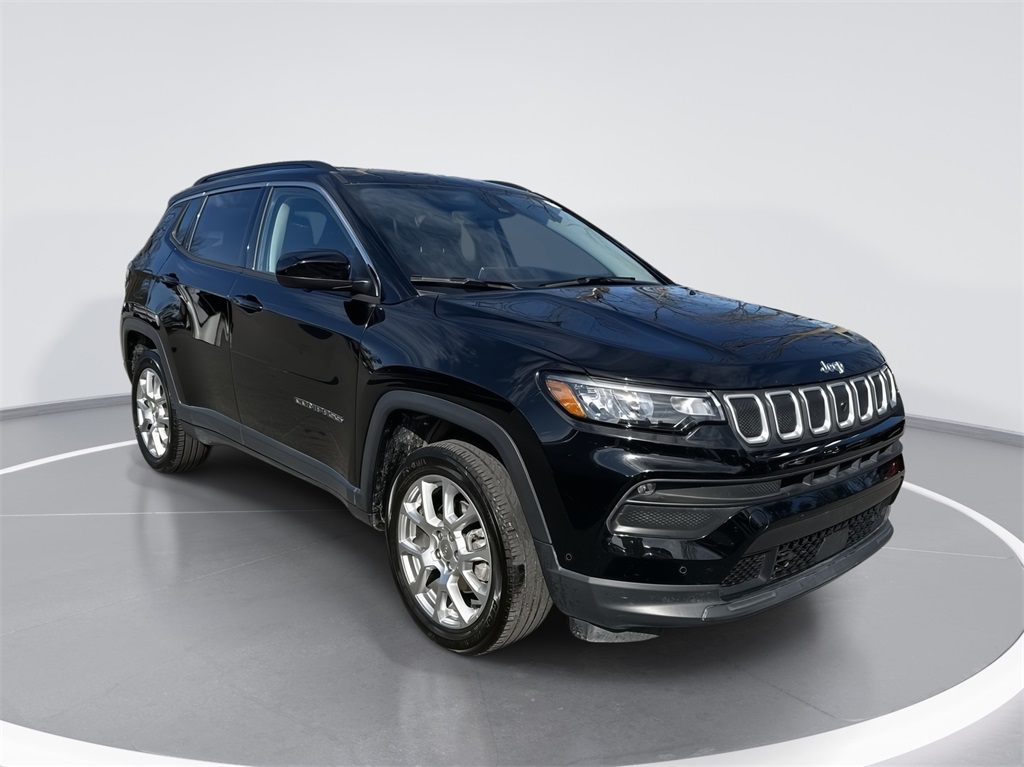 2022 Jeep Compass Latitude Lux 1