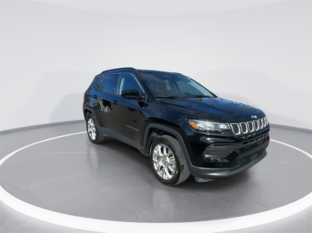 2022 Jeep Compass Latitude Lux 2