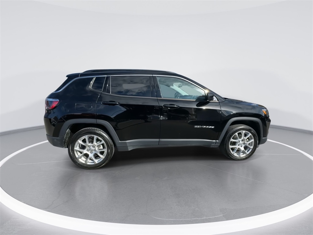 2022 Jeep Compass Latitude Lux 12