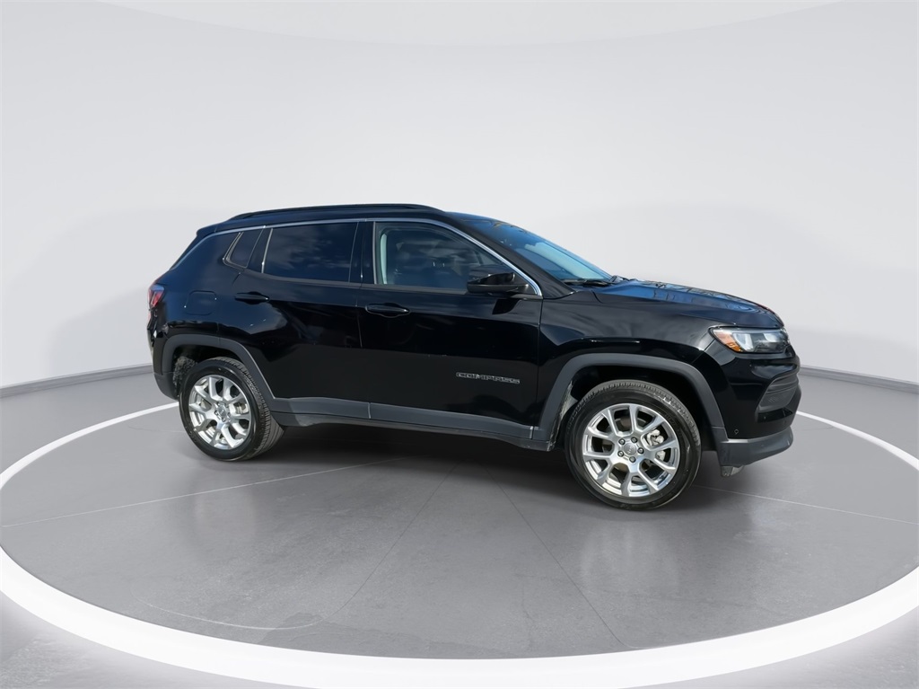 2022 Jeep Compass Latitude Lux 13