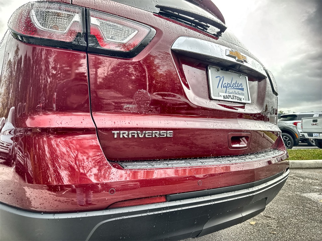 2017 Chevrolet Traverse LT 14