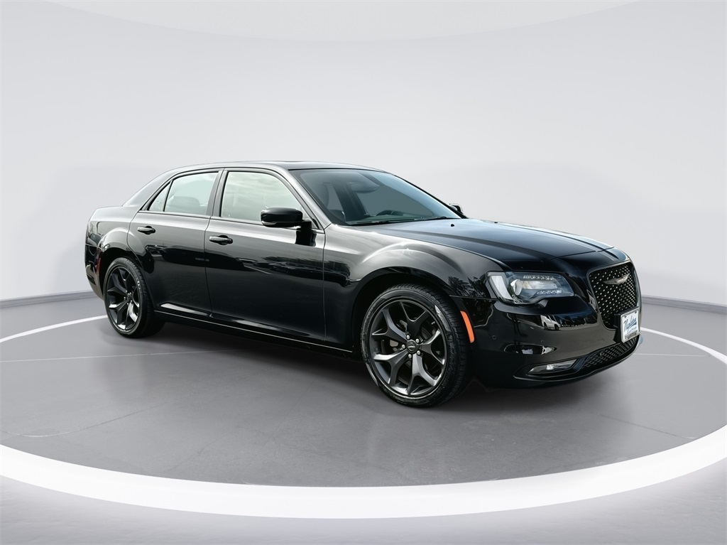 2023 Chrysler 300 S 1