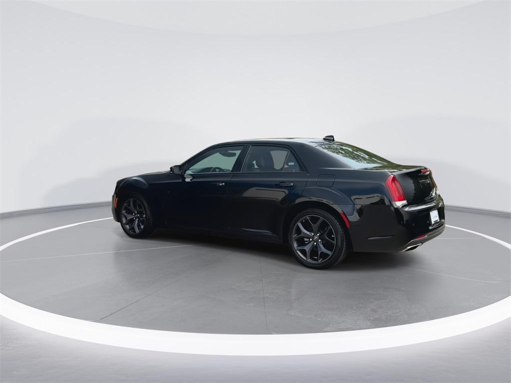 2023 Chrysler 300 S 8