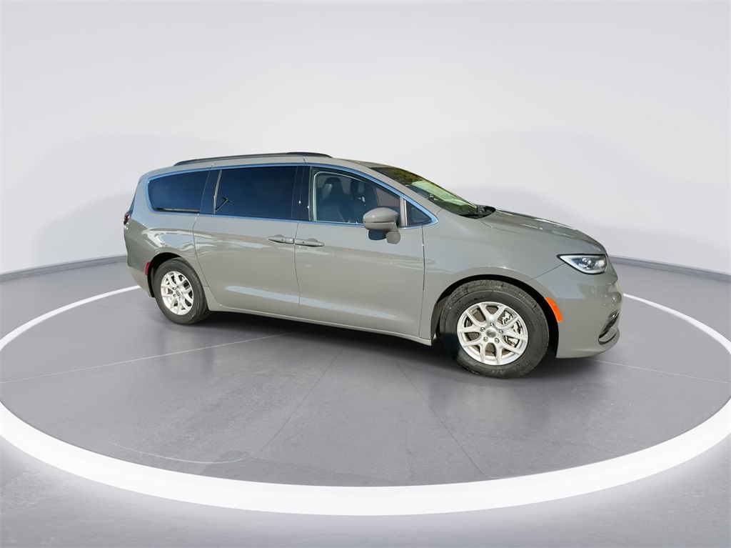 2022 Chrysler Pacifica Touring L 2