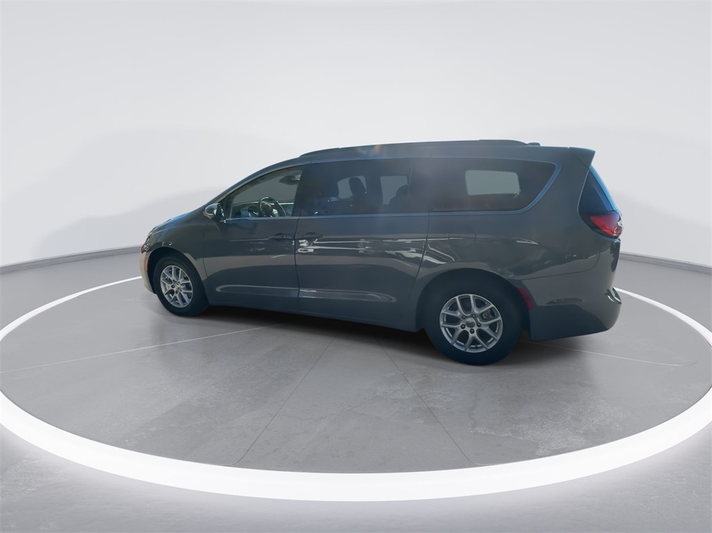 2022 Chrysler Pacifica Touring L 8