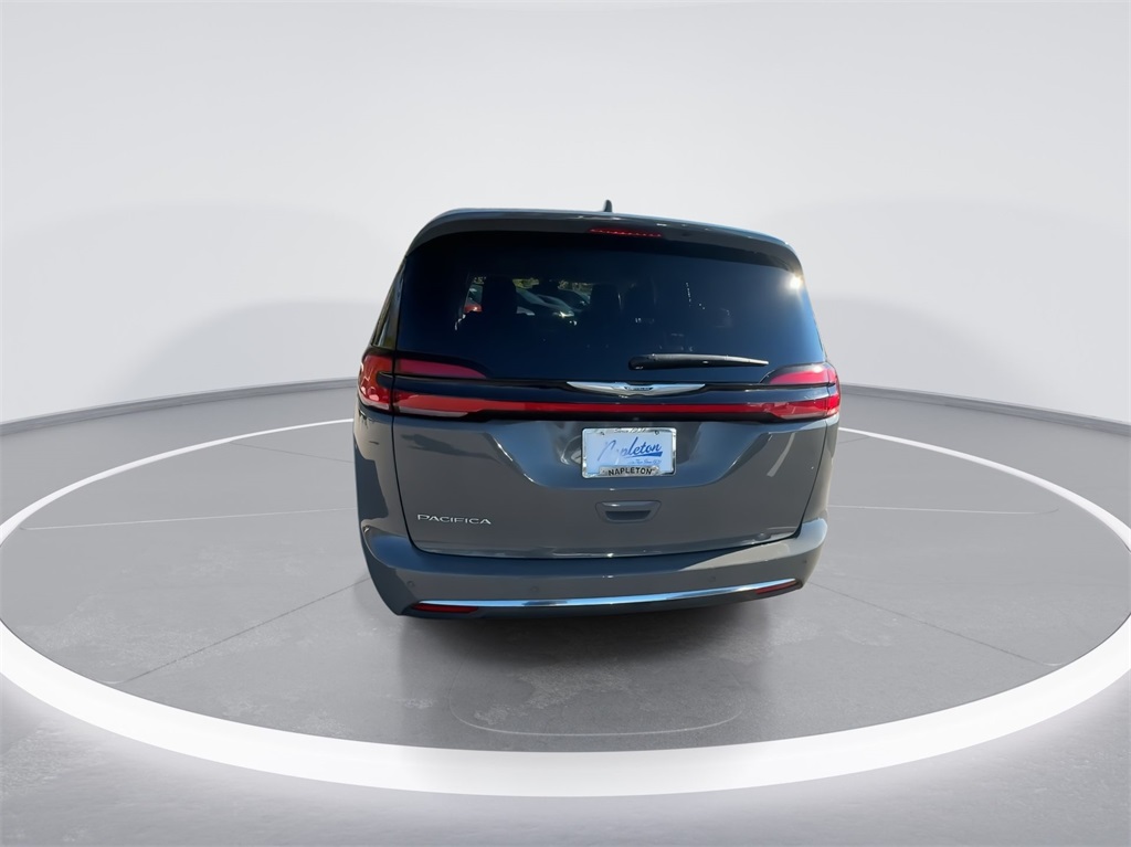 2022 Chrysler Pacifica Touring L 10