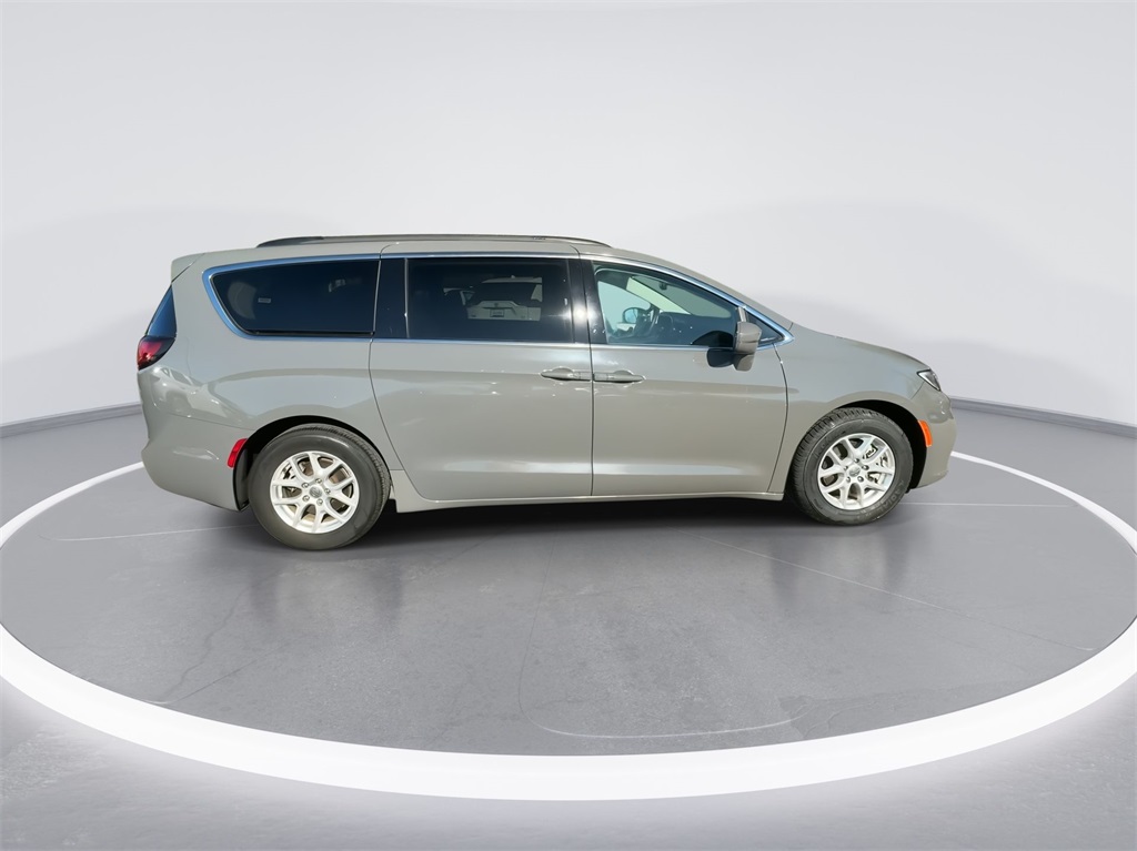 2022 Chrysler Pacifica Touring L 13