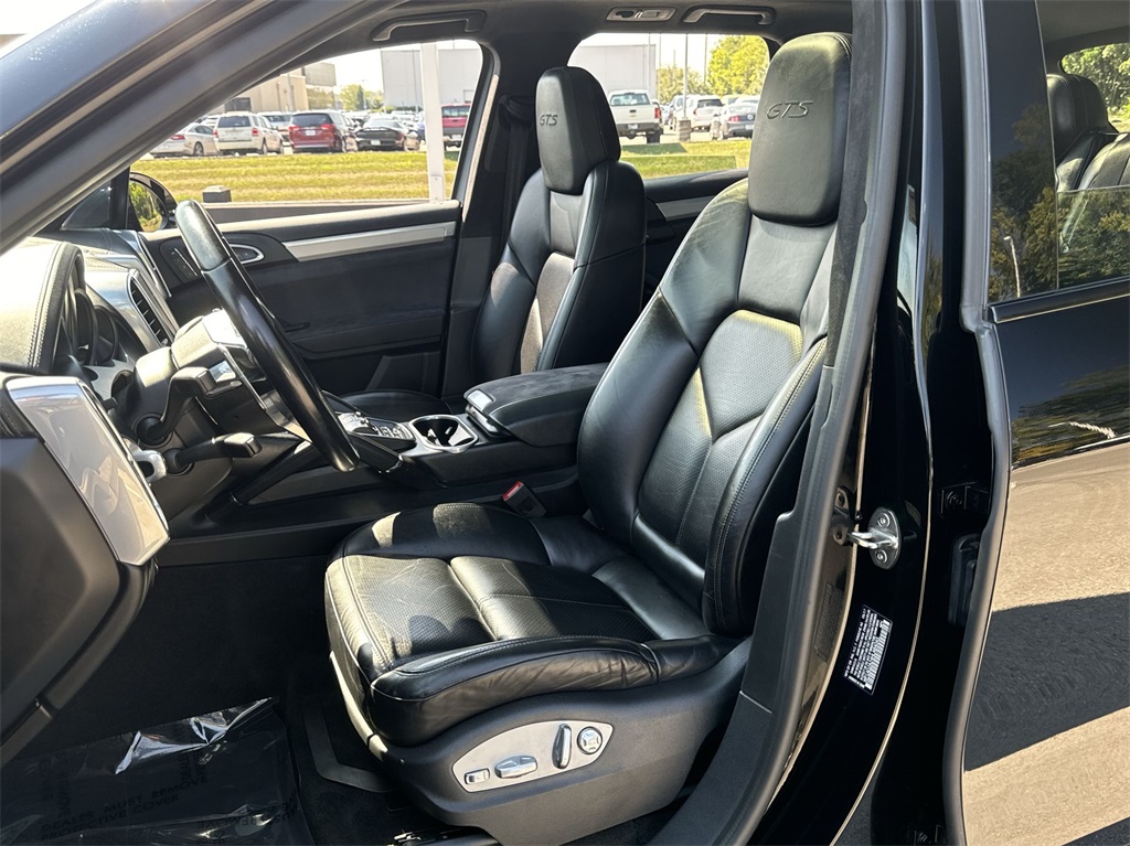 2017 Porsche Cayenne GTS 18