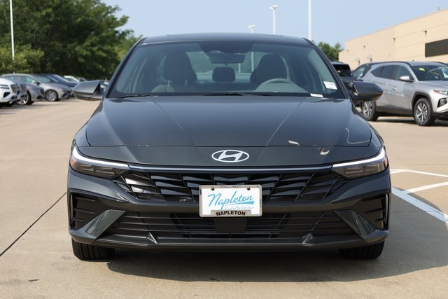 2024 Hyundai Elantra SEL 3