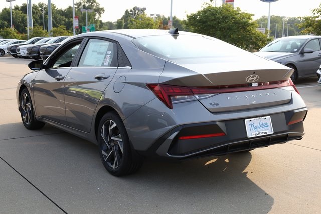 2024 Hyundai Elantra SEL 5