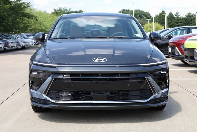 2024 Hyundai Sonata Hybrid Limited 3