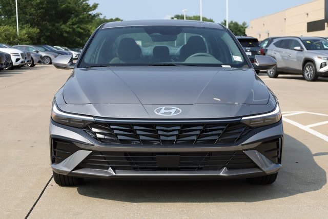 2024 Hyundai Elantra SEL 3