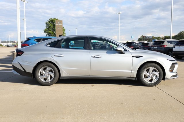 2025 Hyundai Sonata SE 4