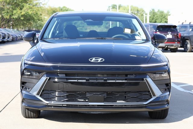 2025 Hyundai Sonata SE 3