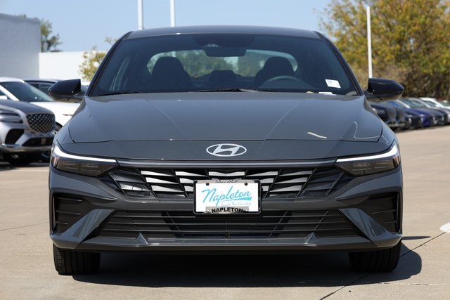 2025 Hyundai Elantra SEL 3