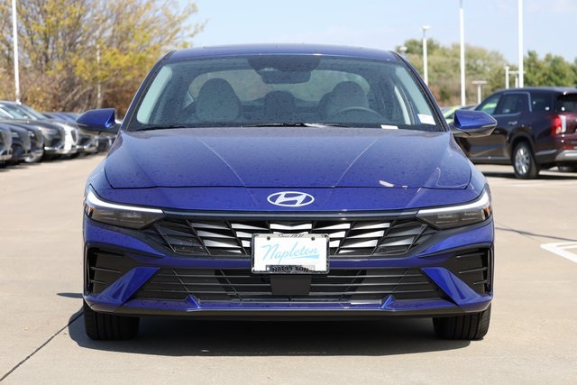 2025 Hyundai Elantra Limited 3