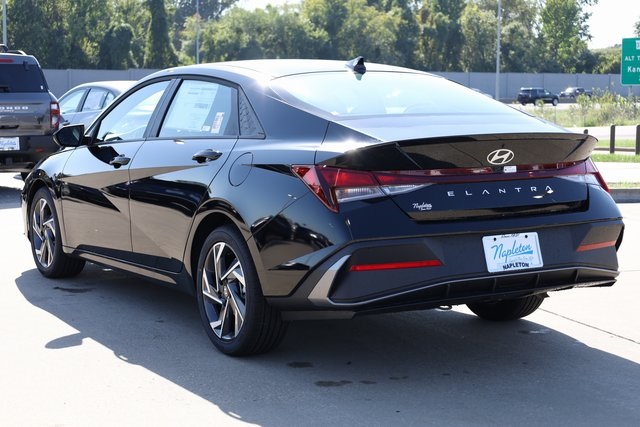 2025 Hyundai Elantra SEL 5