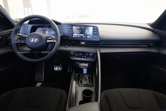 2025 Hyundai Elantra SEL 9