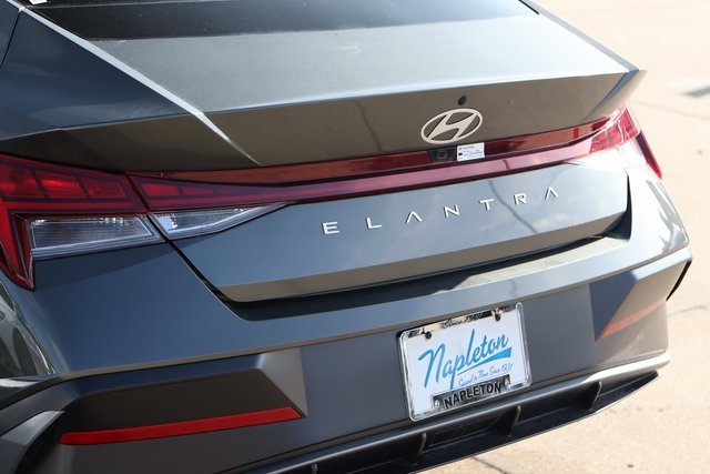 2025 Hyundai Elantra SEL 7