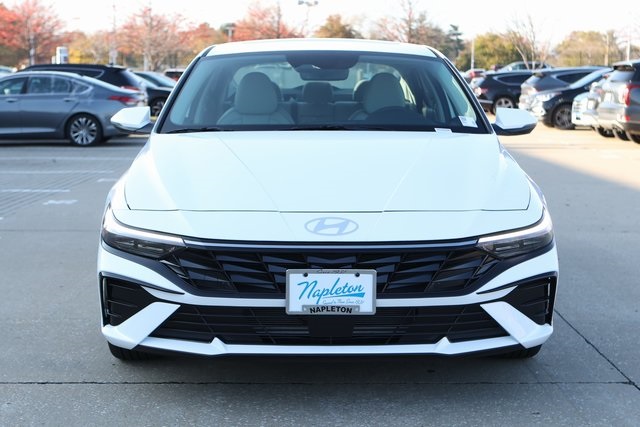 2025 Hyundai Elantra Limited 3