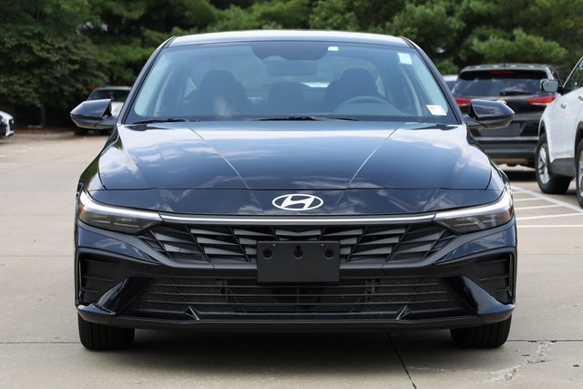 2024 Hyundai Elantra Hybrid Blue 3