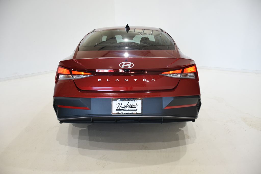 2024 Hyundai Elantra SEL 5