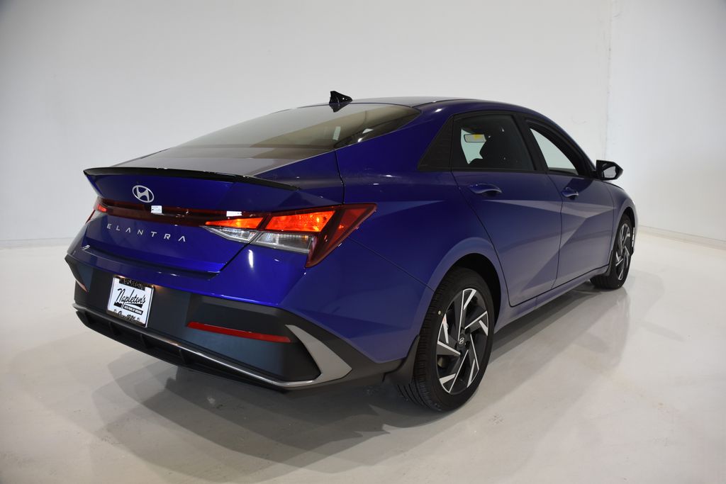 2025 Hyundai Elantra SEL 4