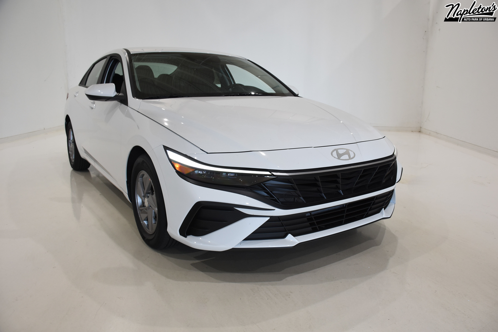 2024 Hyundai Elantra SE 1