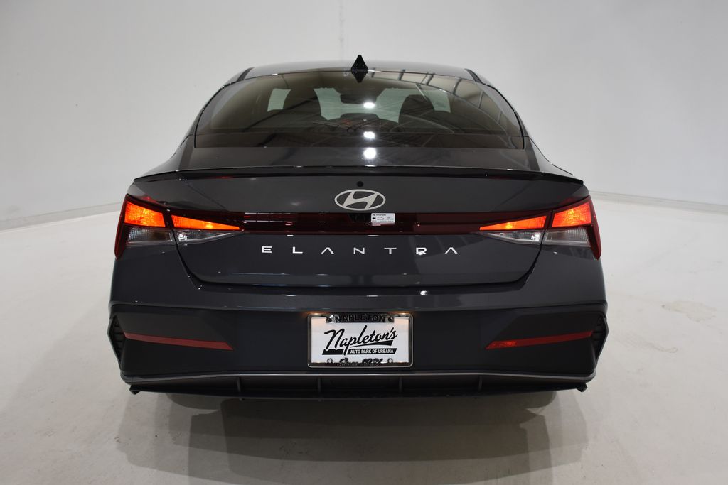 2025 Hyundai Elantra SEL 5