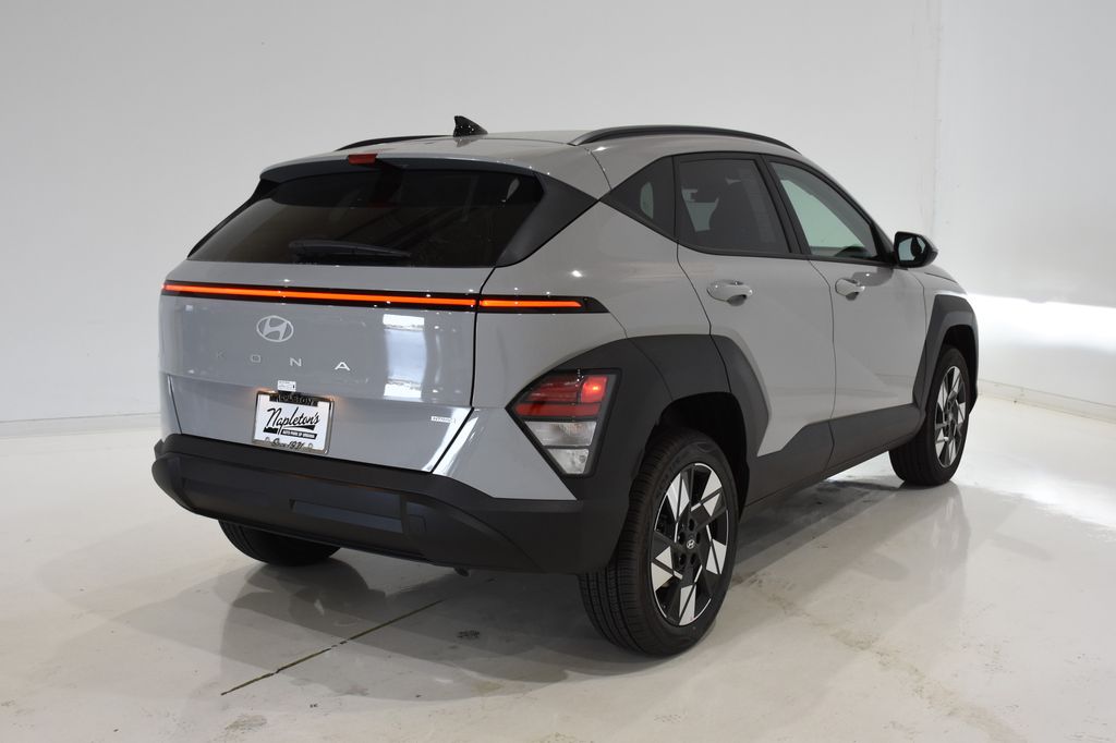 2025 Hyundai Kona SEL 4