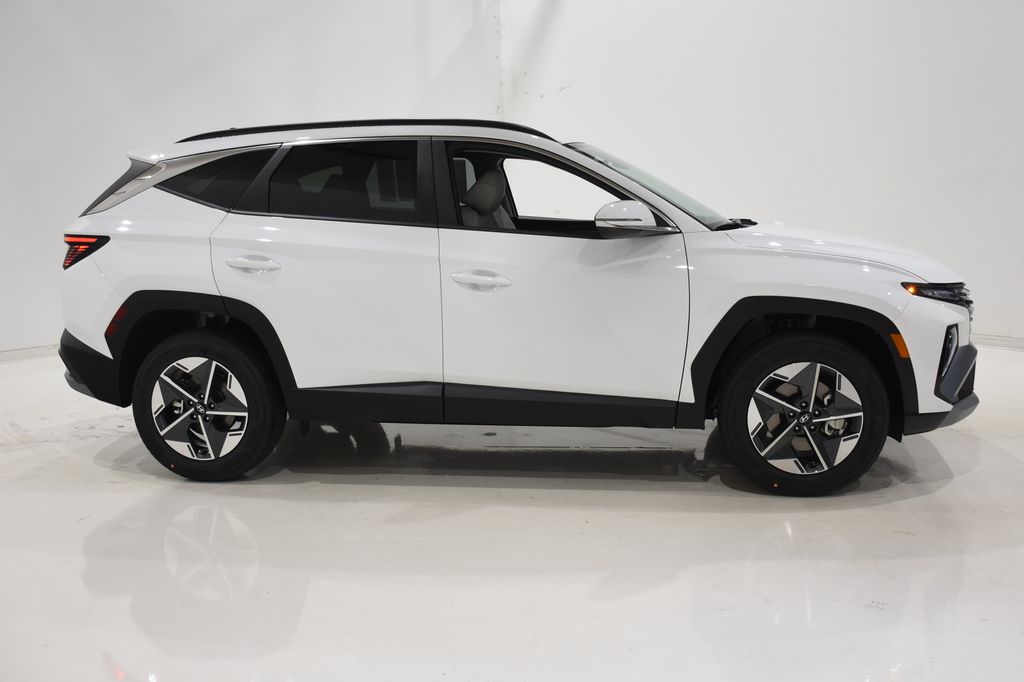 2025 Hyundai Tucson SEL 3